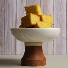 Load image into Gallery viewer, Saffron Qirs Aqaili in a Luxury Acrylic Tray