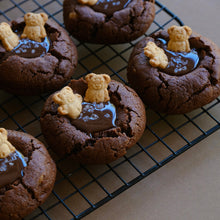 Load image into Gallery viewer, Chocolate Spa Bear Cookies