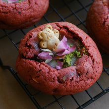 Load image into Gallery viewer, Pistachio & Rosewater Spa Bear Cookies