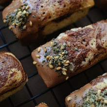 Load image into Gallery viewer, Marble Zaatar Cake with Cheese Tray