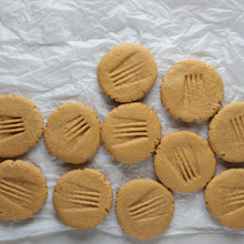 Load image into Gallery viewer, Vintage Peanuts Cookies