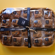 Load image into Gallery viewer, Dates Pecan cake Tray