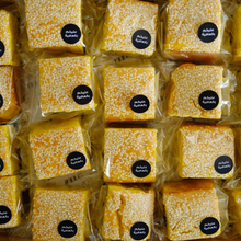 Load image into Gallery viewer, Saffron Cake - Qirs Aqaili Tray