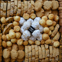 Load image into Gallery viewer, Artocolate Signature Biscuit &amp; Cookie Tray

