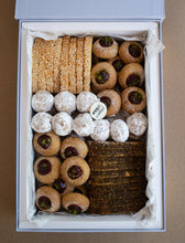 Load image into Gallery viewer, Royal Ghaf Sweet Box
