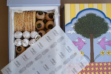 Load image into Gallery viewer, Royal Ghaf Sweet Box
