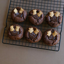 Load image into Gallery viewer, Chocolate Spa Bear Cookies
