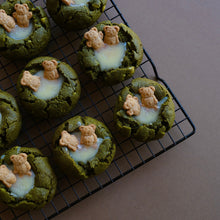 Load image into Gallery viewer, Matcha &amp; White Chocolate Spa Bear Cookies
